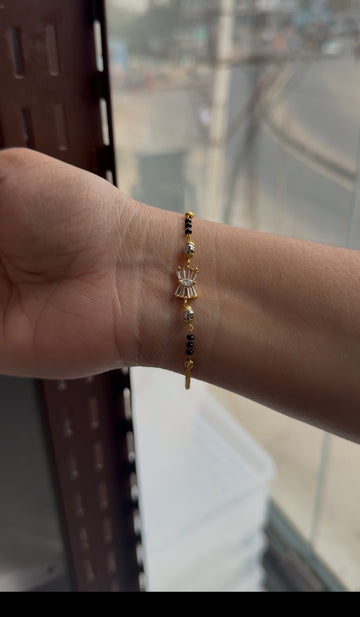 Beautiful black beads bracelet with adjustable rings