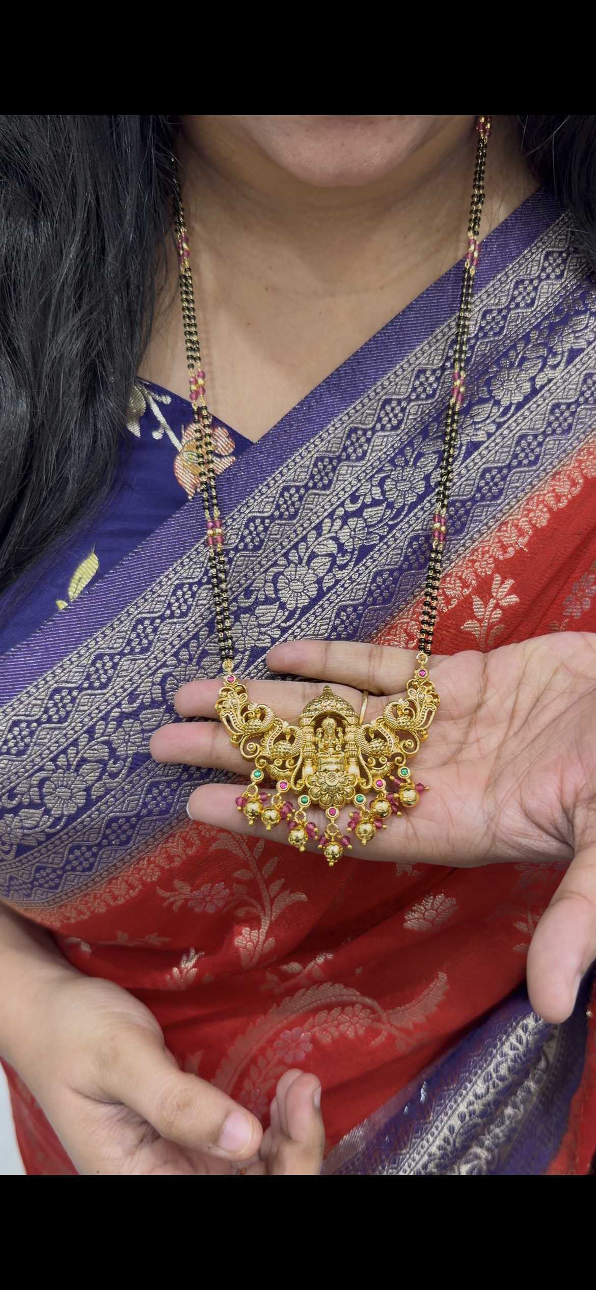 Beautiful jadau stone lakshmi devi pendant blackbeads chain 24 inchs long
