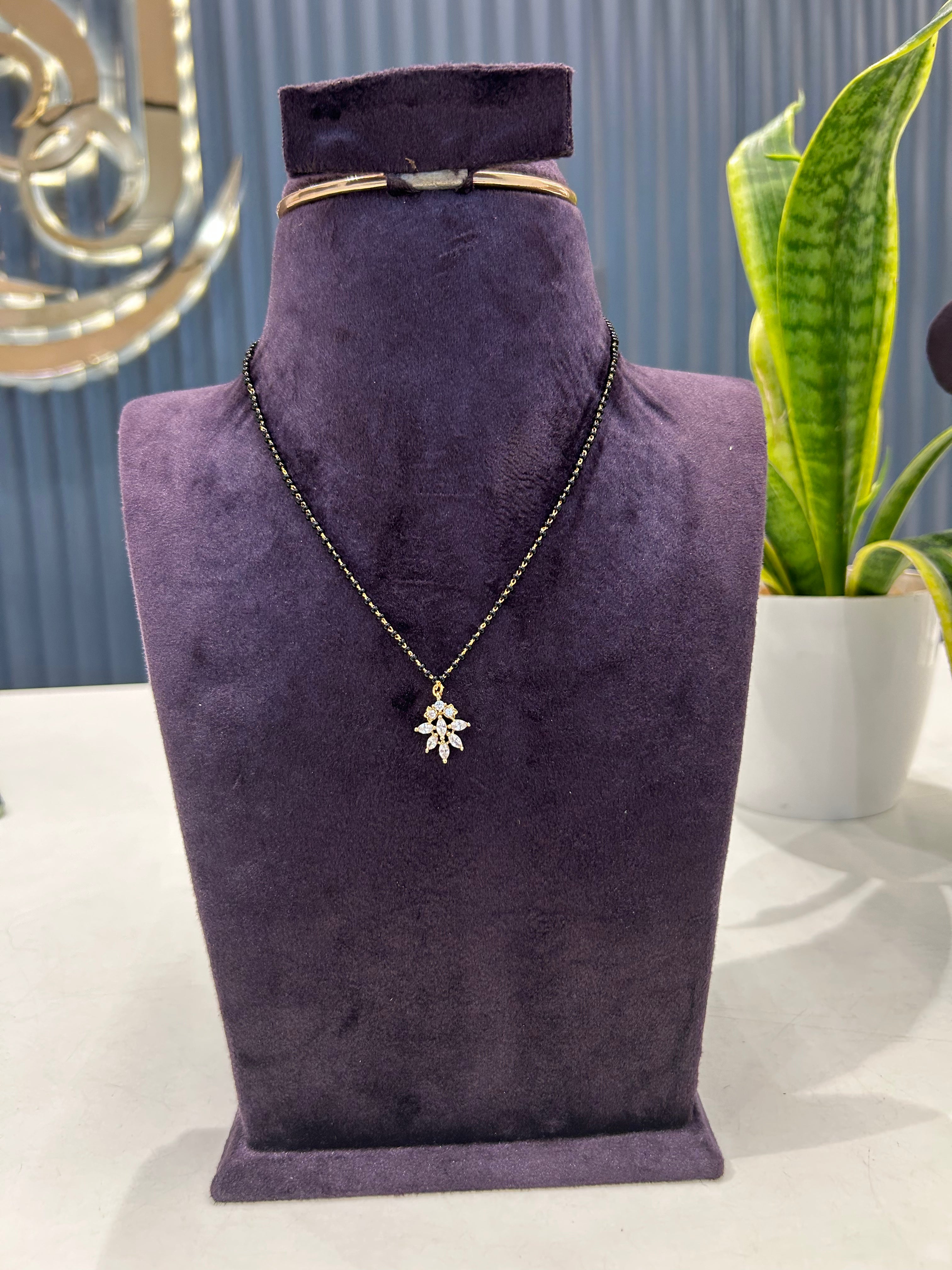 Beautiful simple locket with blackbeads chain 18 inchs long