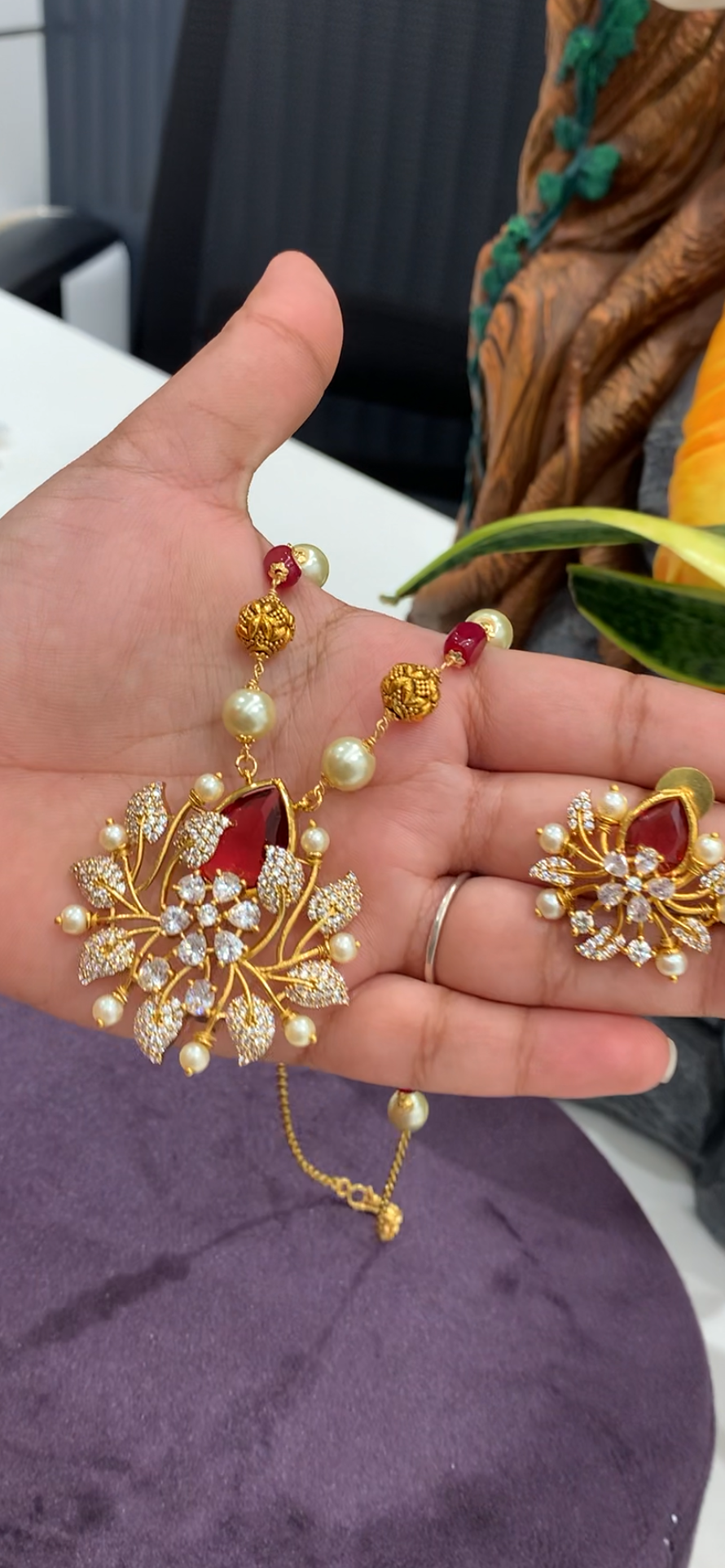 Beautiful red colour pendant set with pearls & beads mala 18 inchs long