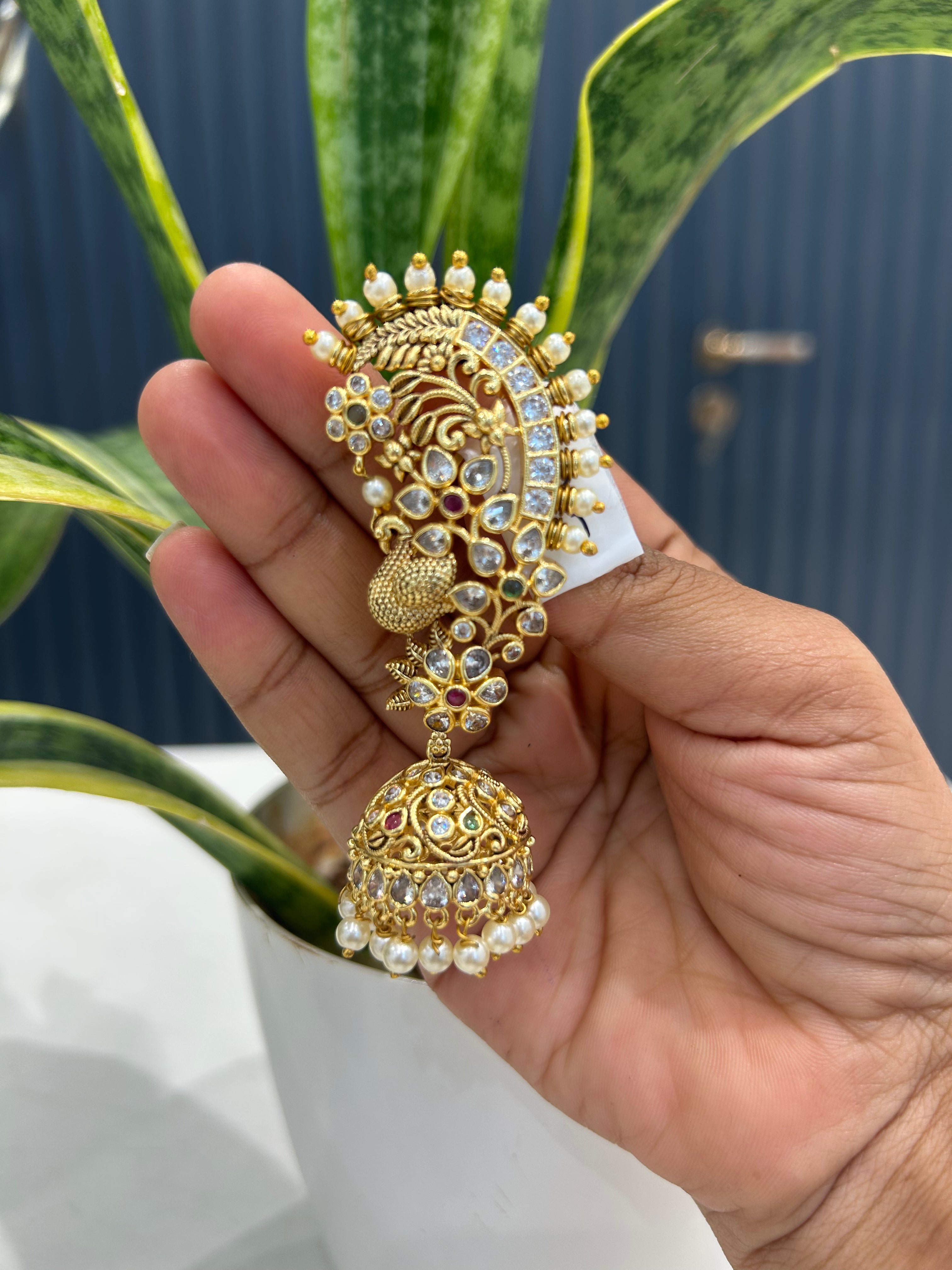 Beautiful uncut stones peacock design earcuffs with pushback