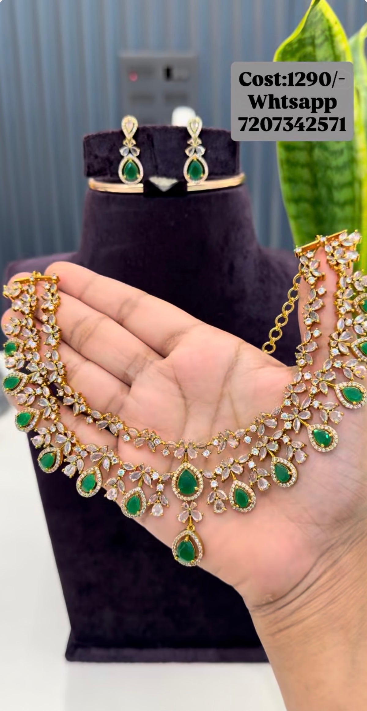 Beautiful CZ green & white stone 2layers necklace with pushback earrings
