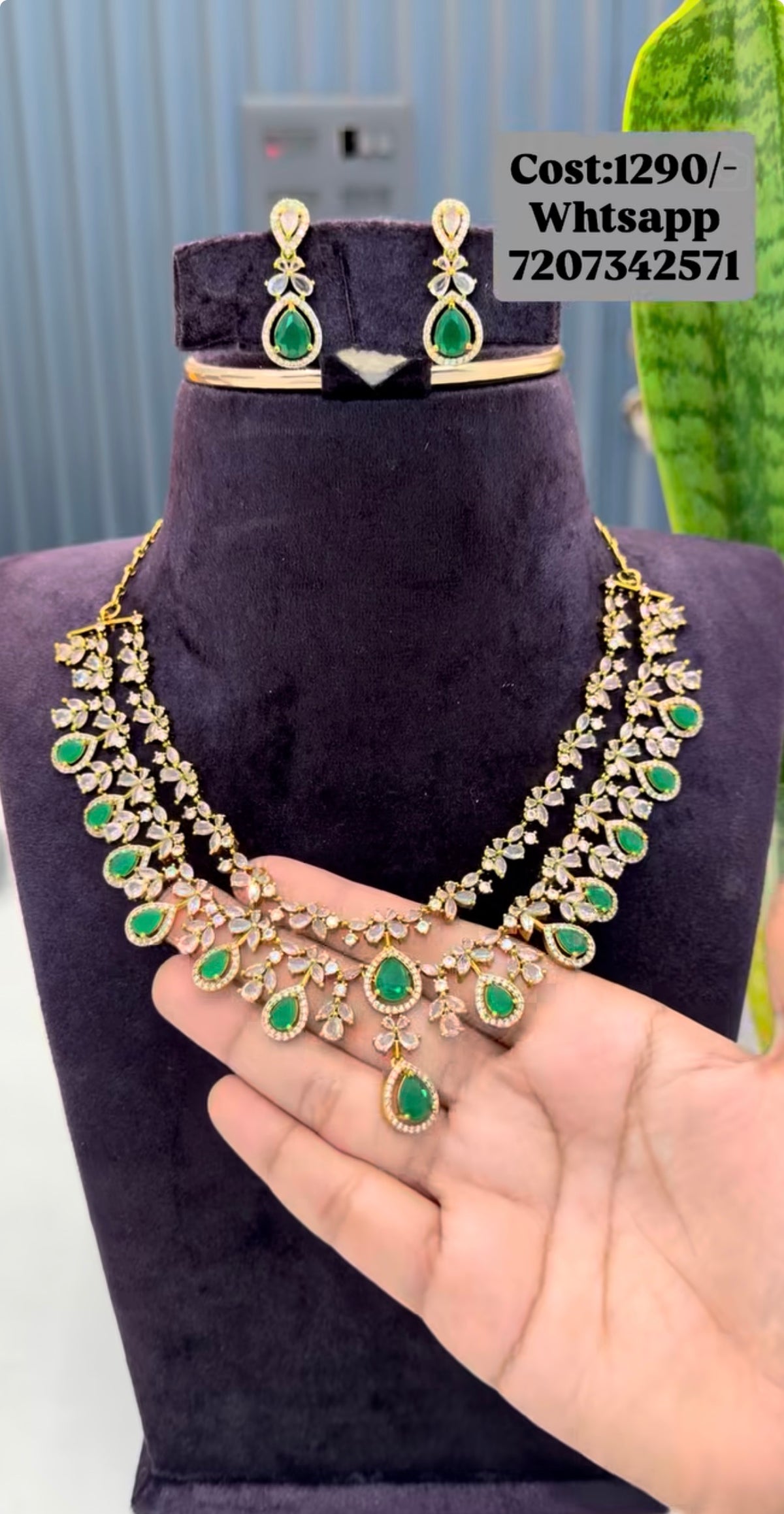 Beautiful CZ green & white stone 2layers necklace with pushback earrings