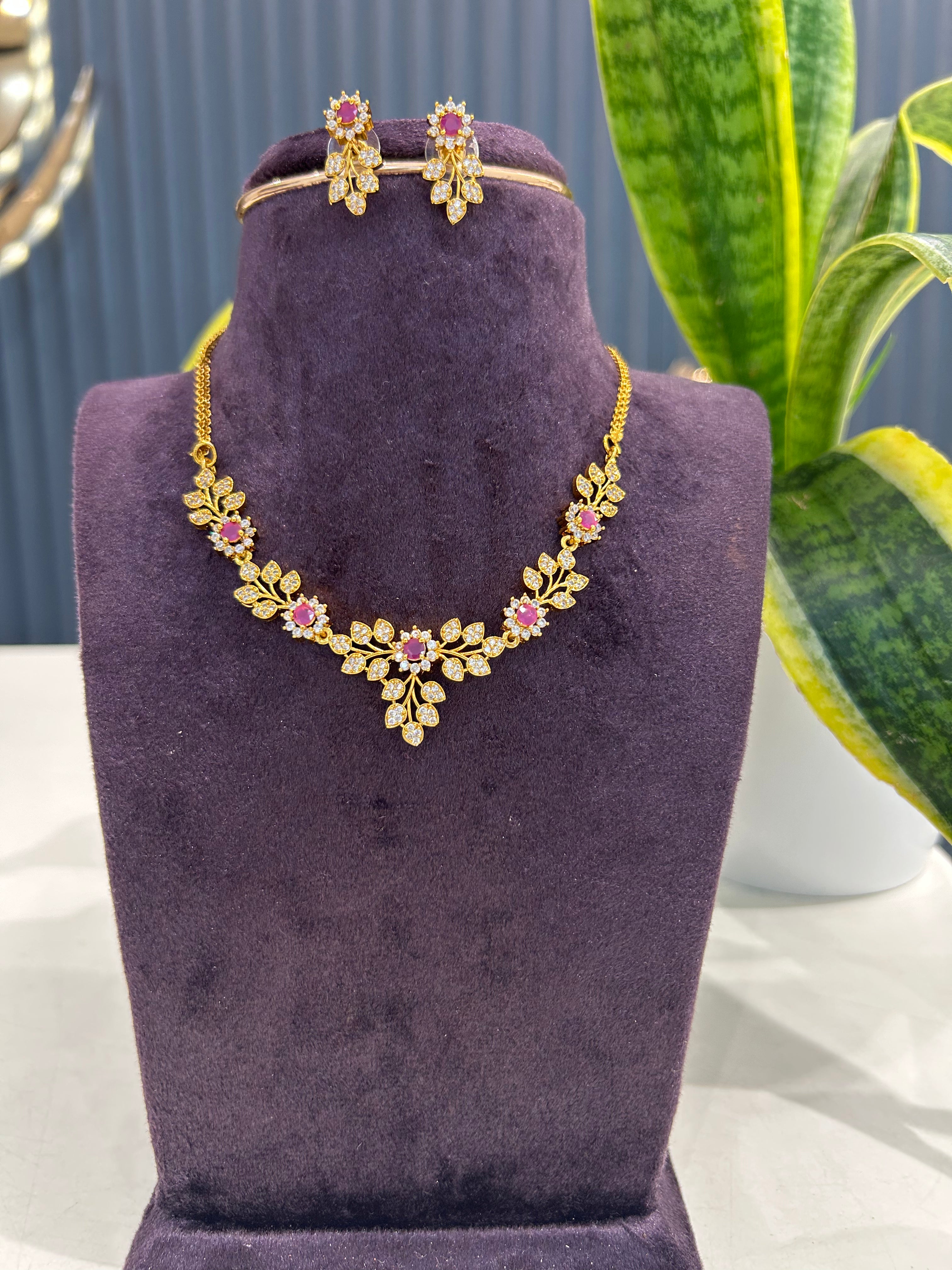Beautiful simple pink & white stones necklace with pushback earrings