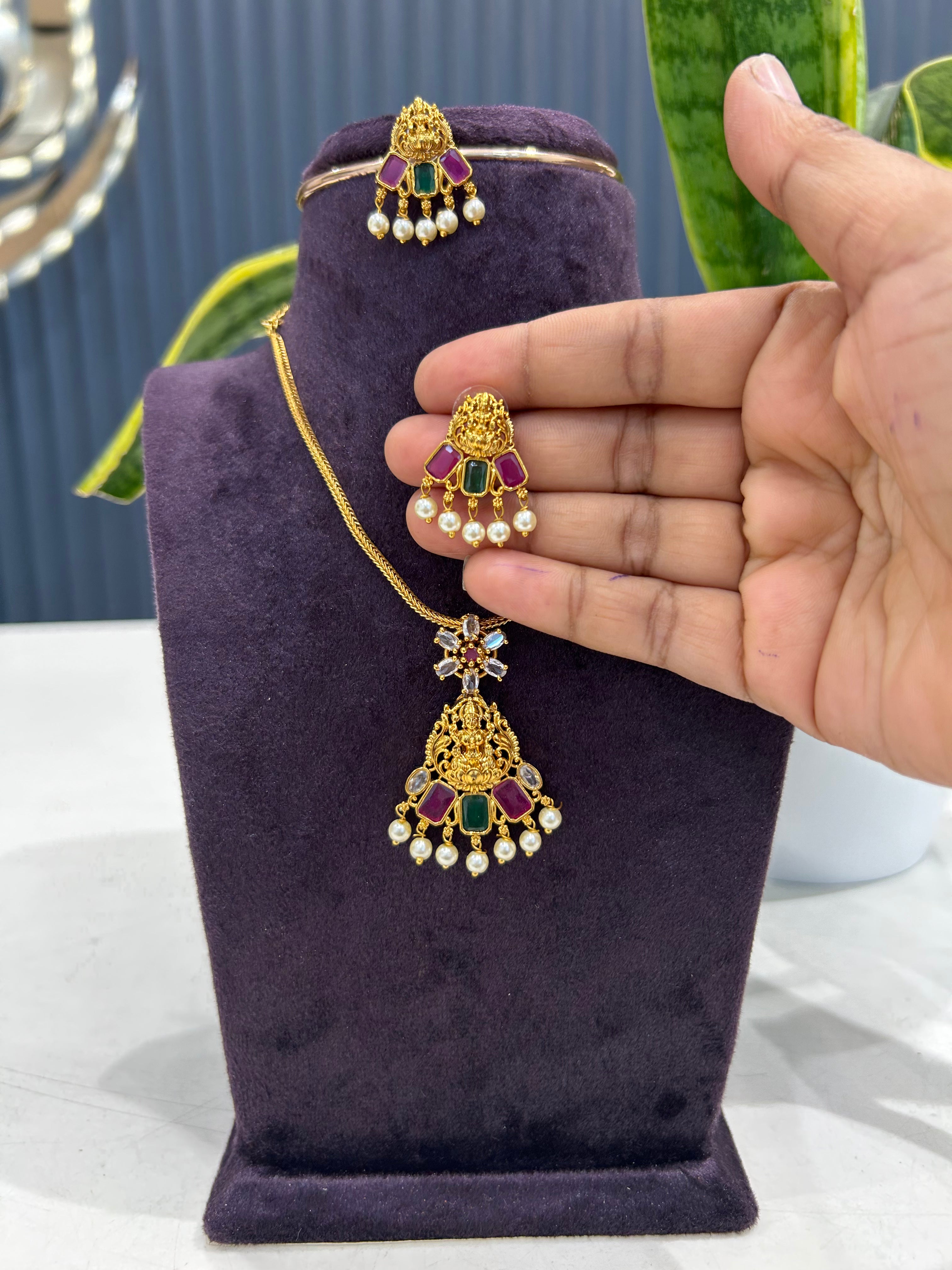 Beautiful multi stone nanpatti necklace with pushback earrings