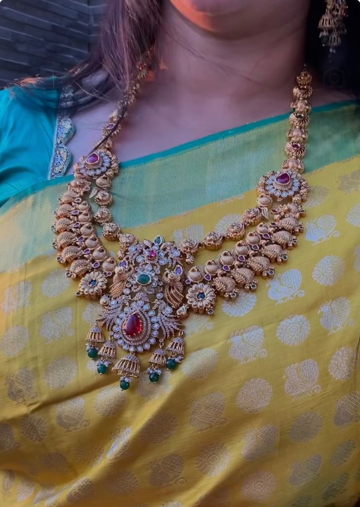 Beautiful peacock design necklace with pushback earrings