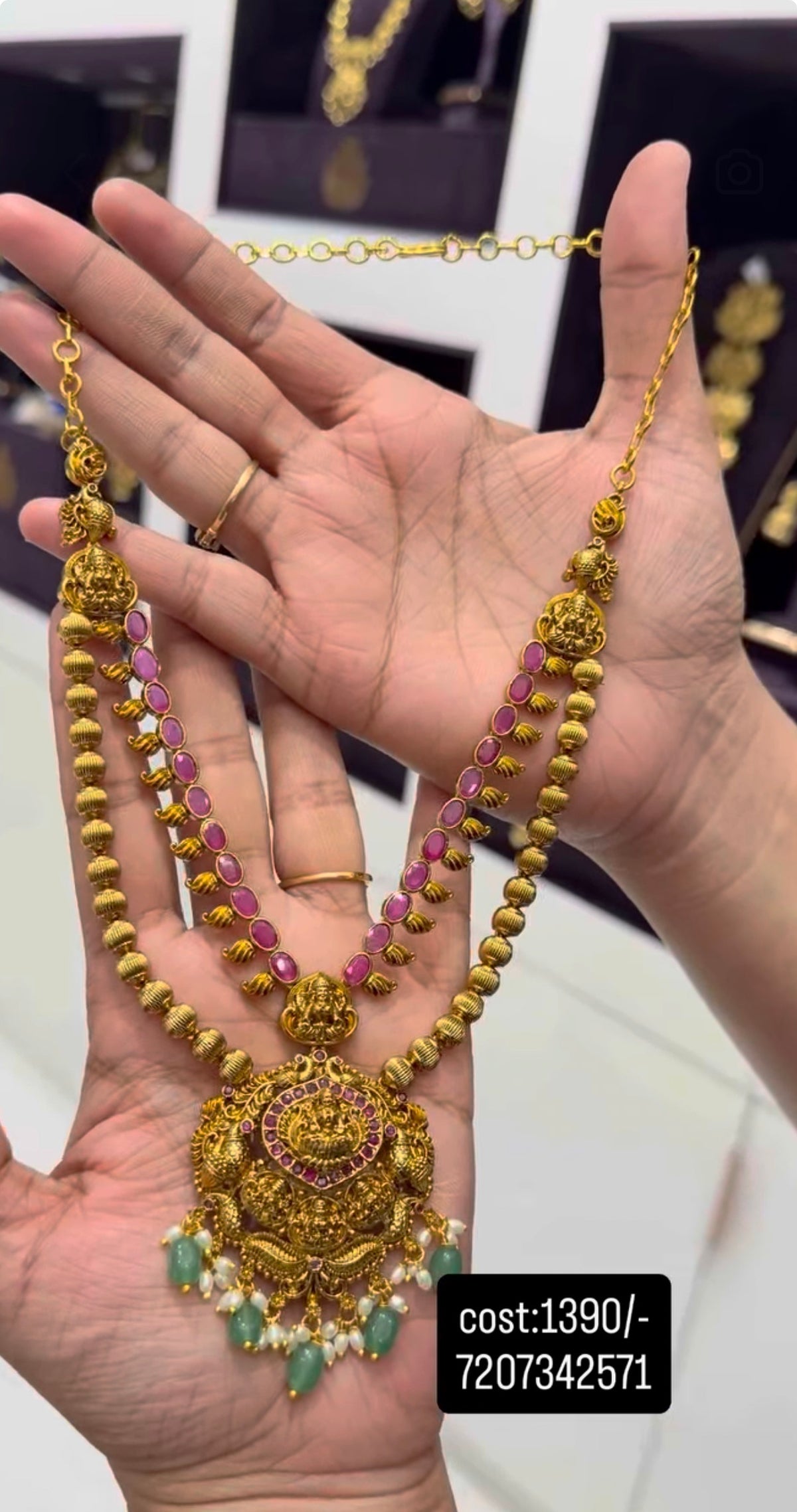Beautiful pota stone 2 layers necklace with pushback earrings