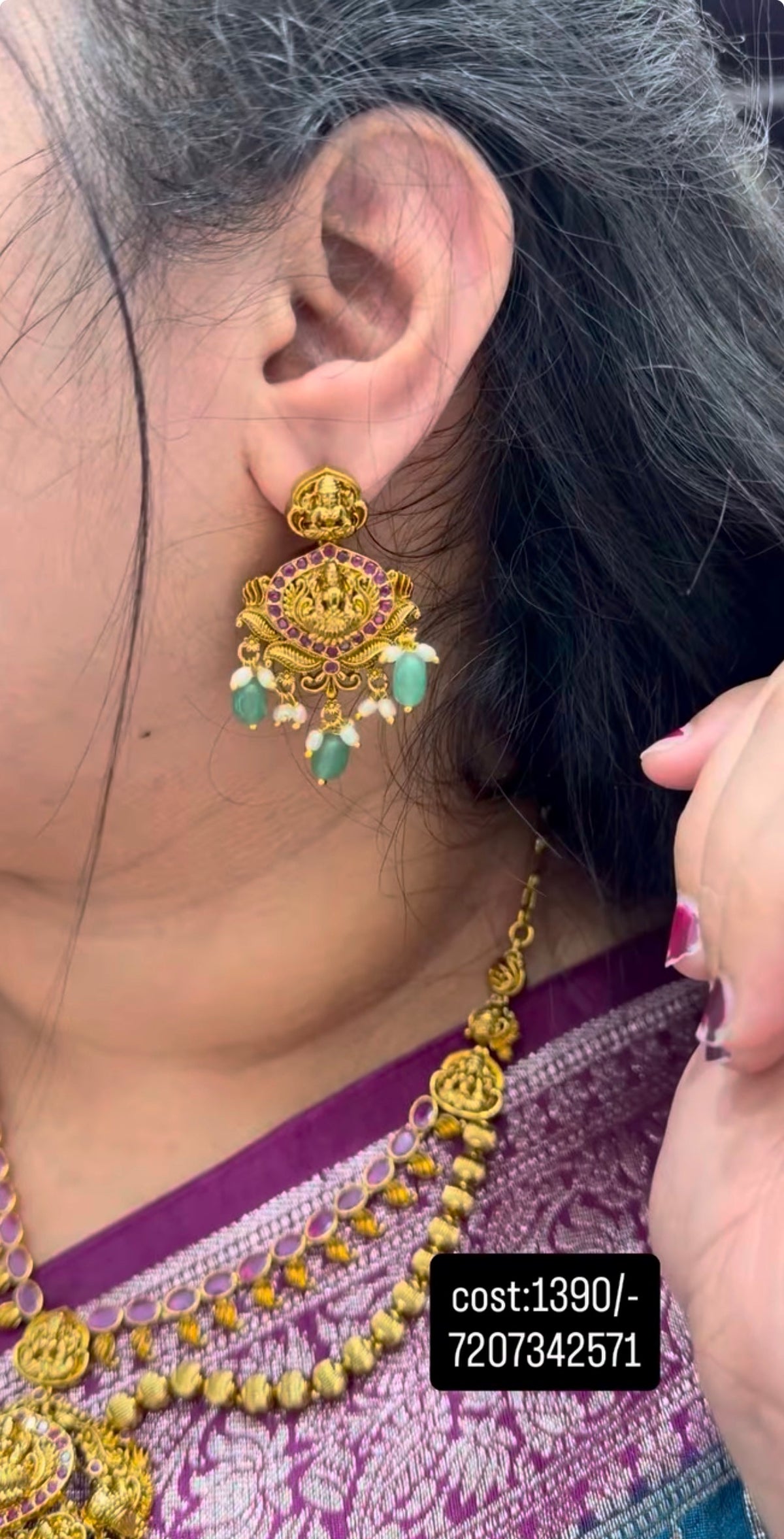 Beautiful pota stone 2 layers necklace with pushback earrings