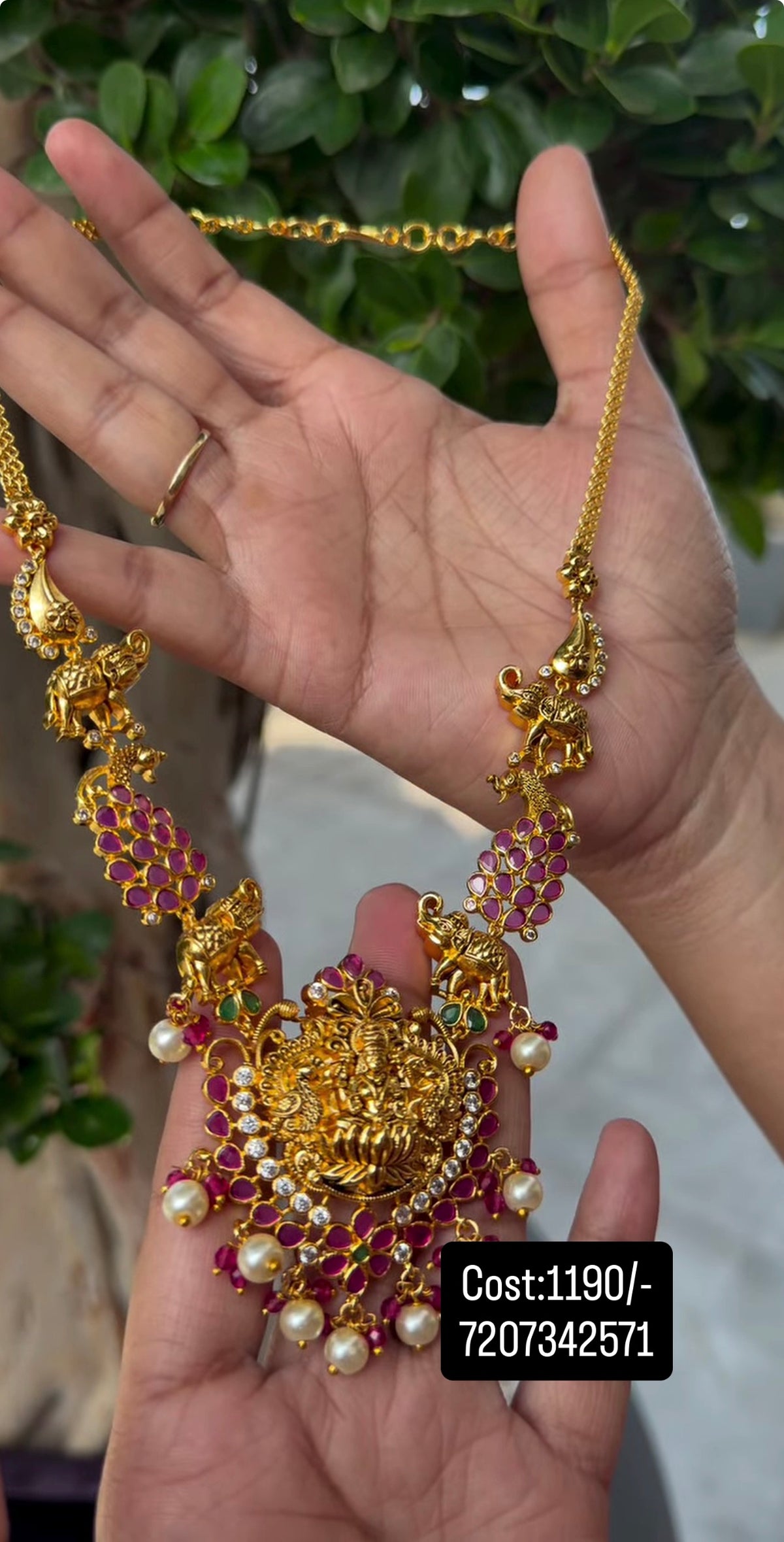 Beautiful pota stone necklace with pushback earrings