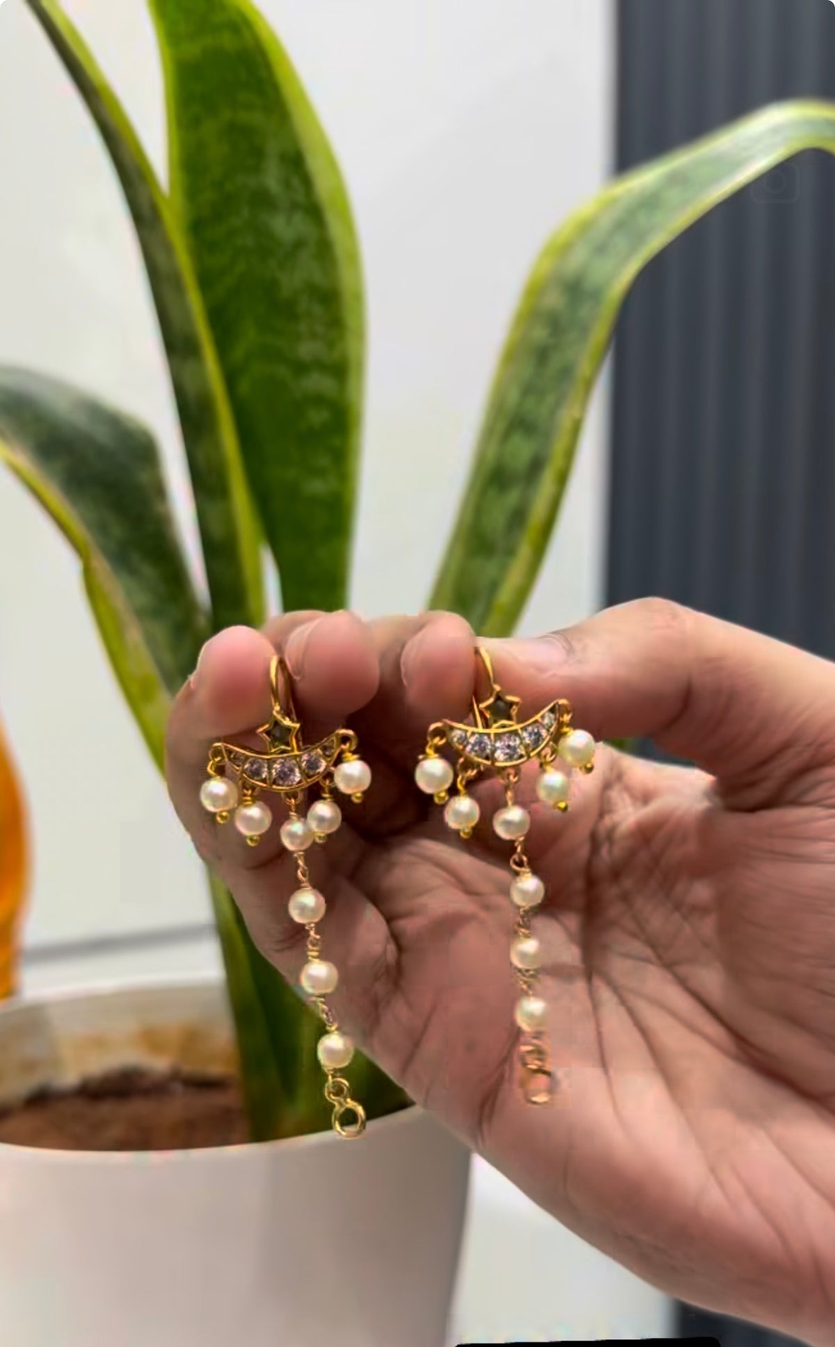 Beautiful white pearls matilu with bugadi
