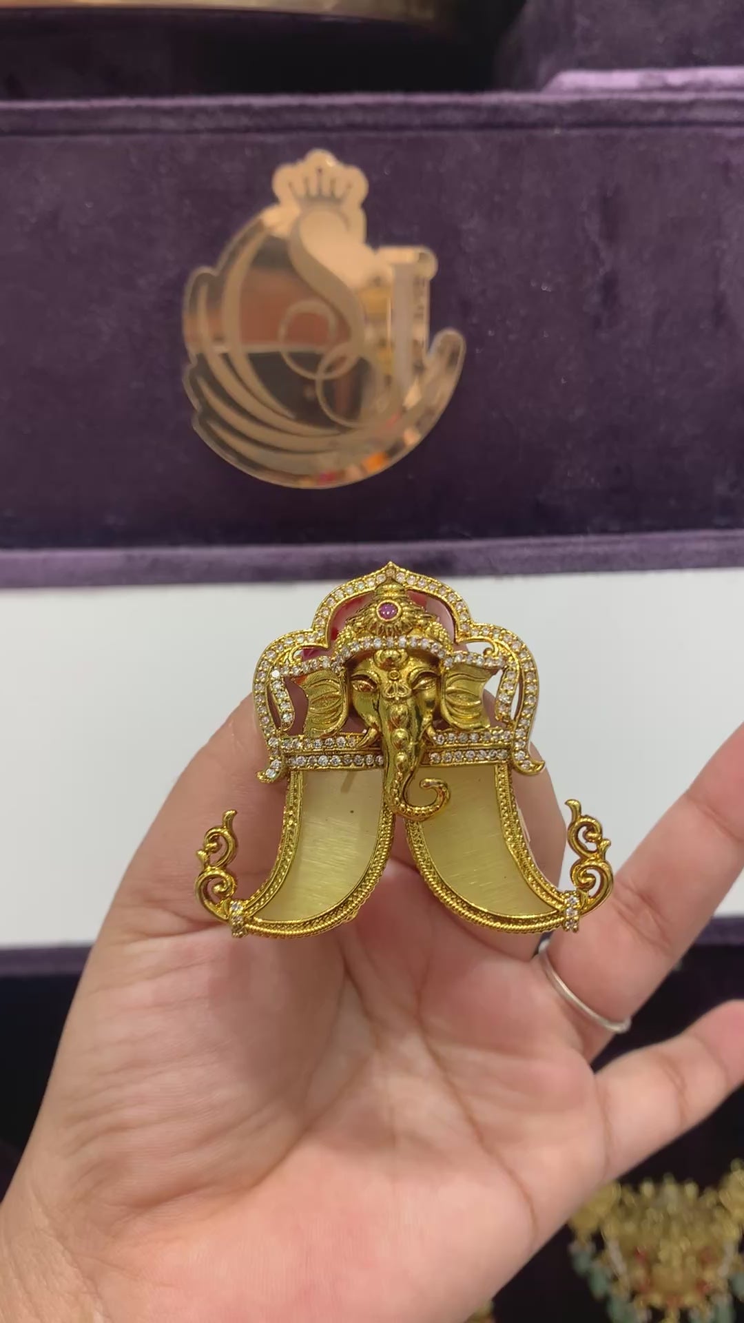 Beautiful Premium Ganesh Tiger Nail locket with Back hook