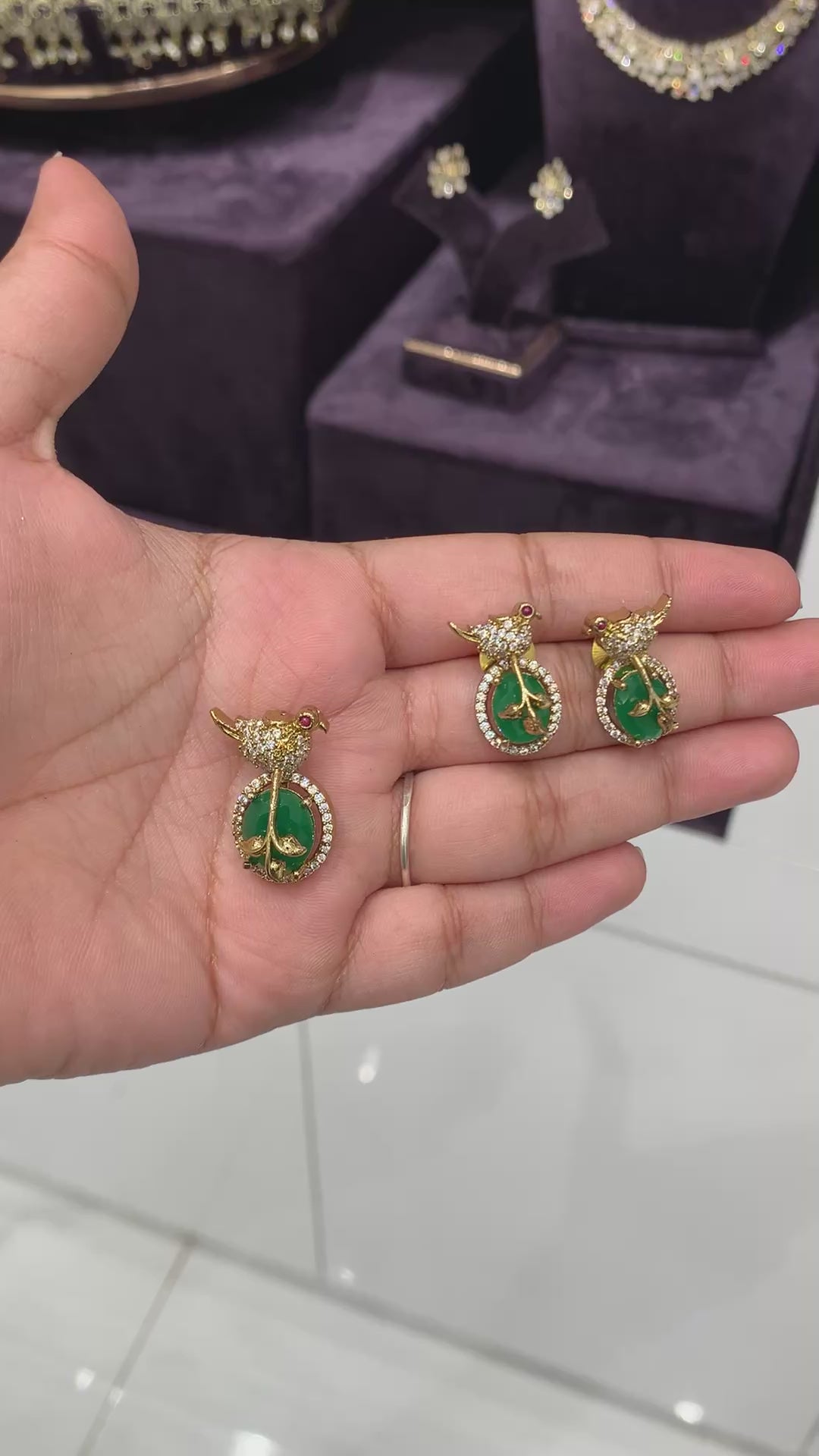 Beautiful Pendent Set with Earrings and Back Hook